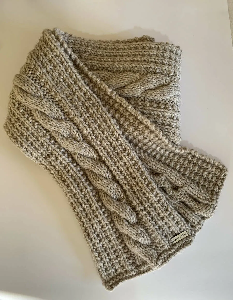Dania's Knits Handmade Cables Scarf