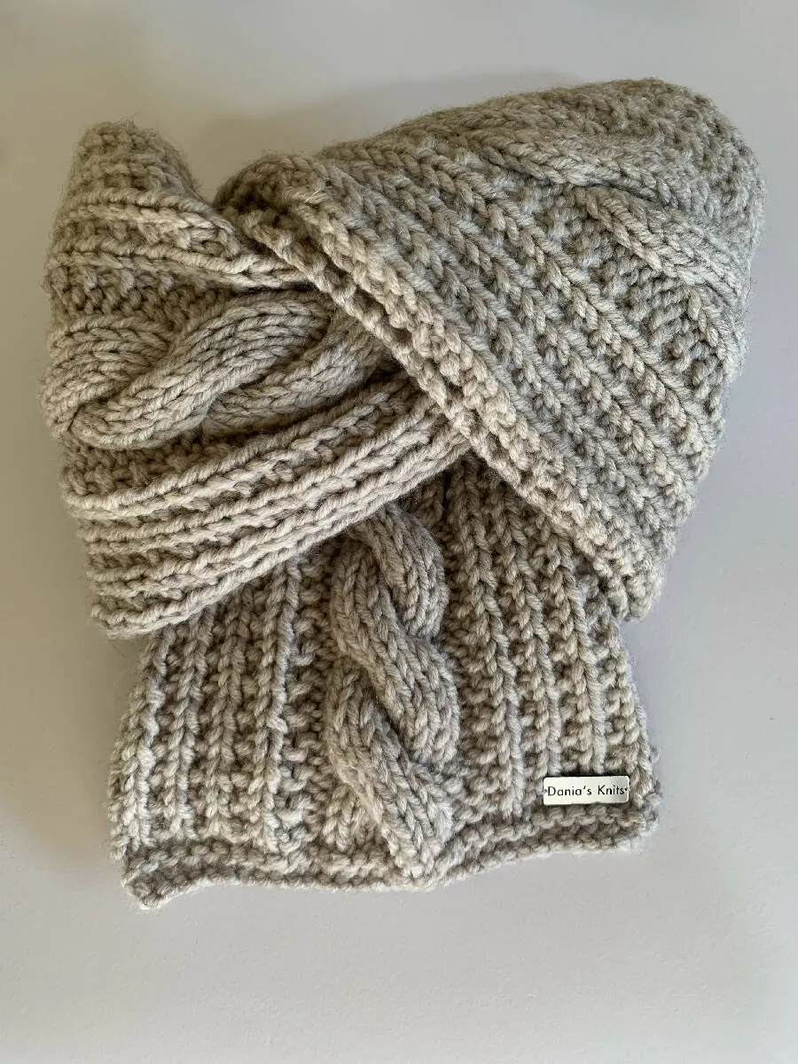 Dania's Knits Handmade Cables Scarf