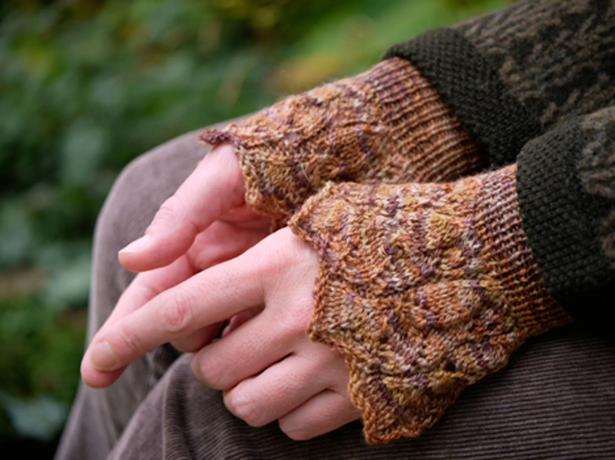Hellebores Lace Beret and Wristlet Set <br/><small>knitting pattern</small>