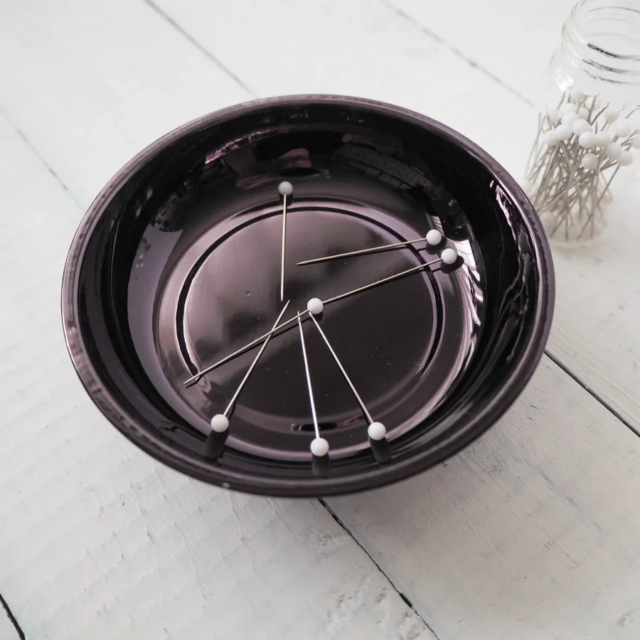 Hemline Gold Magnetic Dish Pincushion