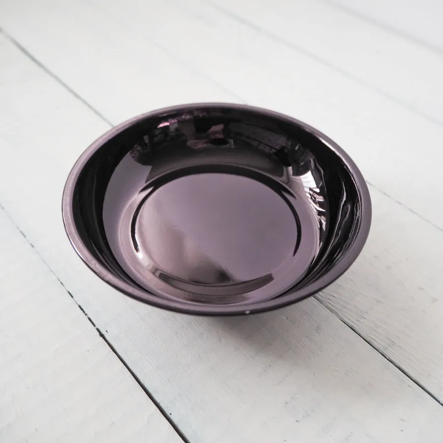 Hemline Gold Magnetic Dish Pincushion