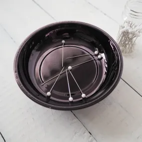 Hemline Gold Magnetic Dish Pincushion
