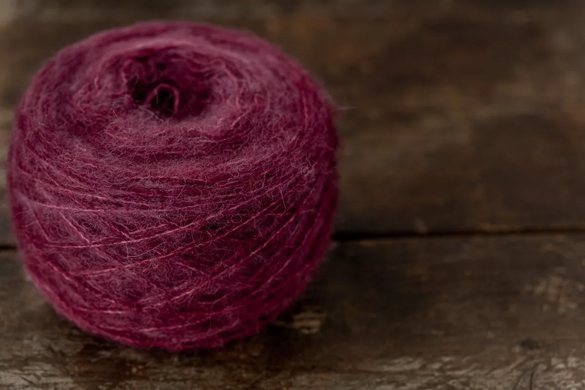 Kit de Tricot - Chandail Poinsettia par Marie-Christine Levesque en Nueva