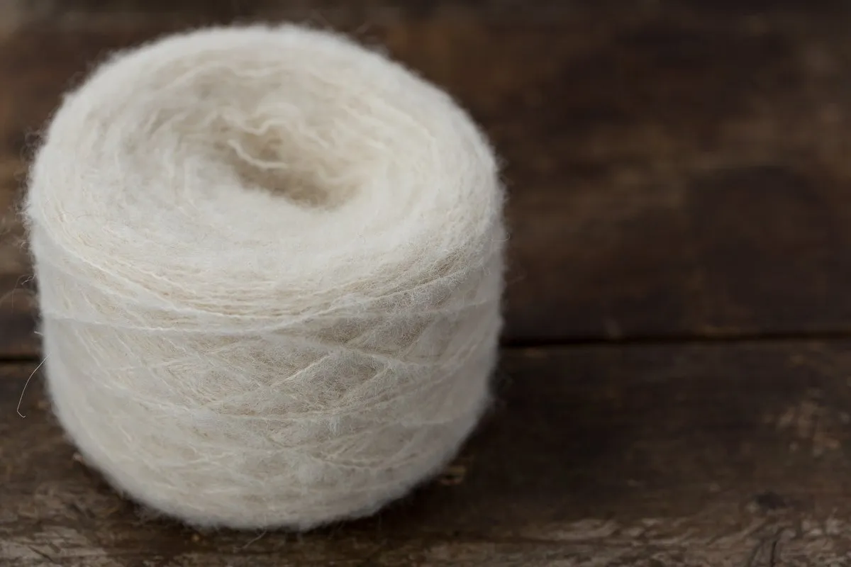 Kit de Tricot - Chandail Poinsettia par Marie-Christine Levesque en Nueva