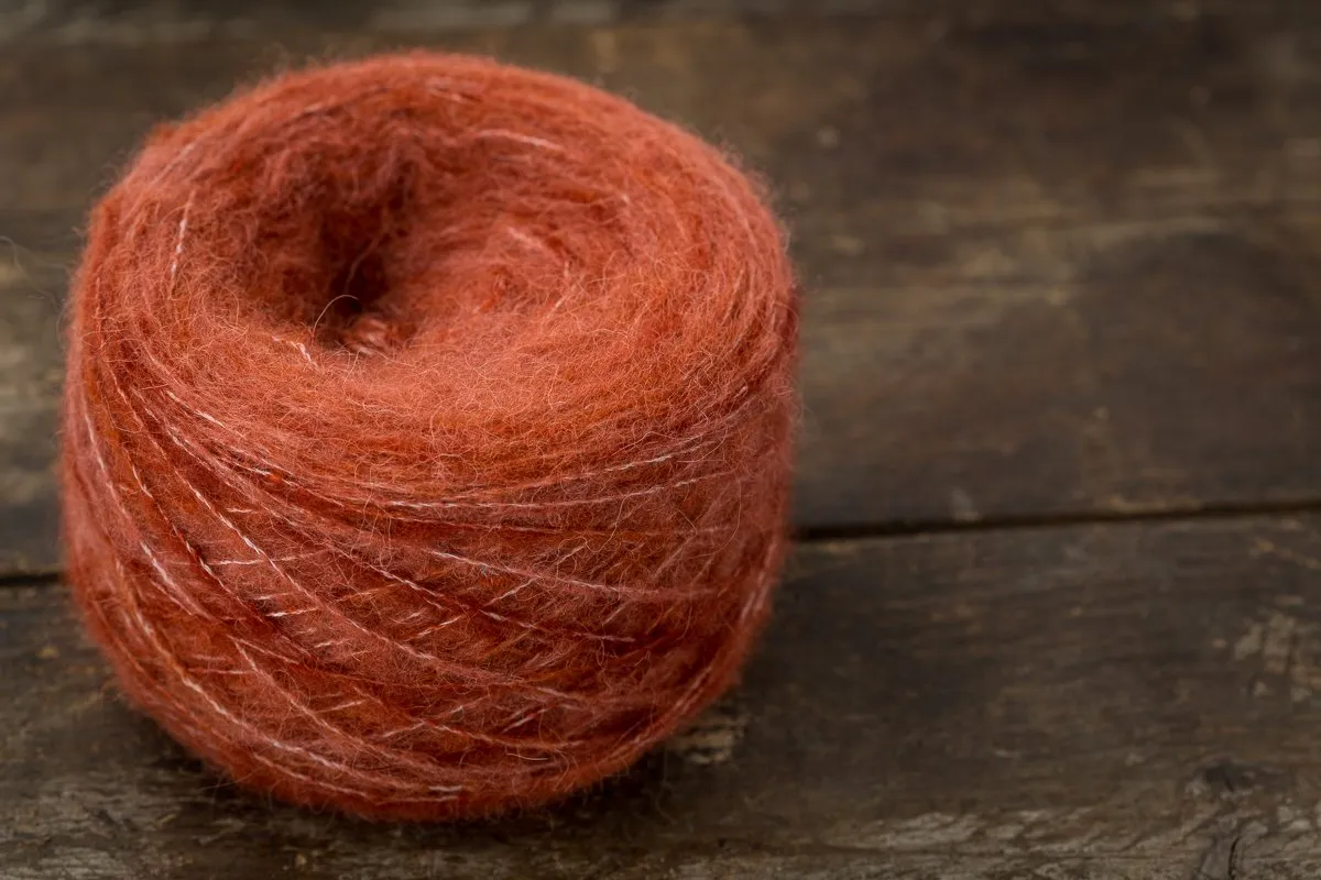 Kit de Tricot - Chandail Poinsettia par Marie-Christine Levesque en Nueva